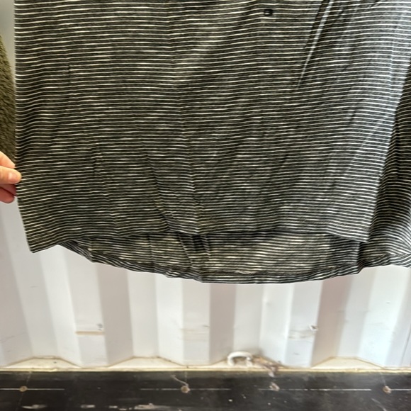 🤝BK red scoop neck off the shoulder top - Picture 3 of 4